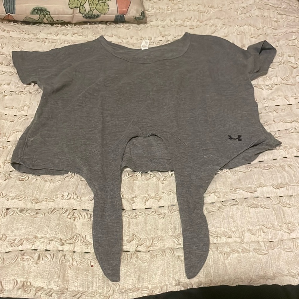 Brand-Under Armor Size- SM Color-Gray